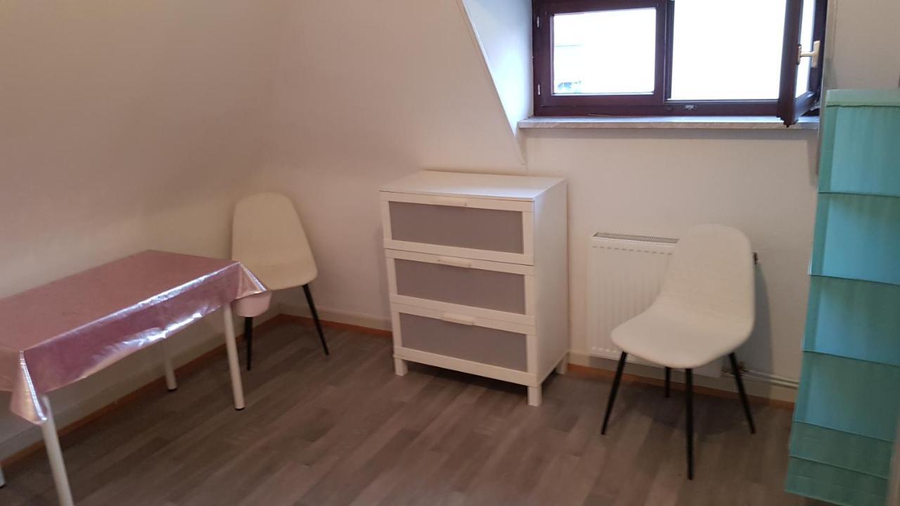 Handwerker Unterkunft Monteurzimmer Mit Gemeinschaftsbad In Brebach ซาร์บรึคเคน ภายนอก รูปภาพ